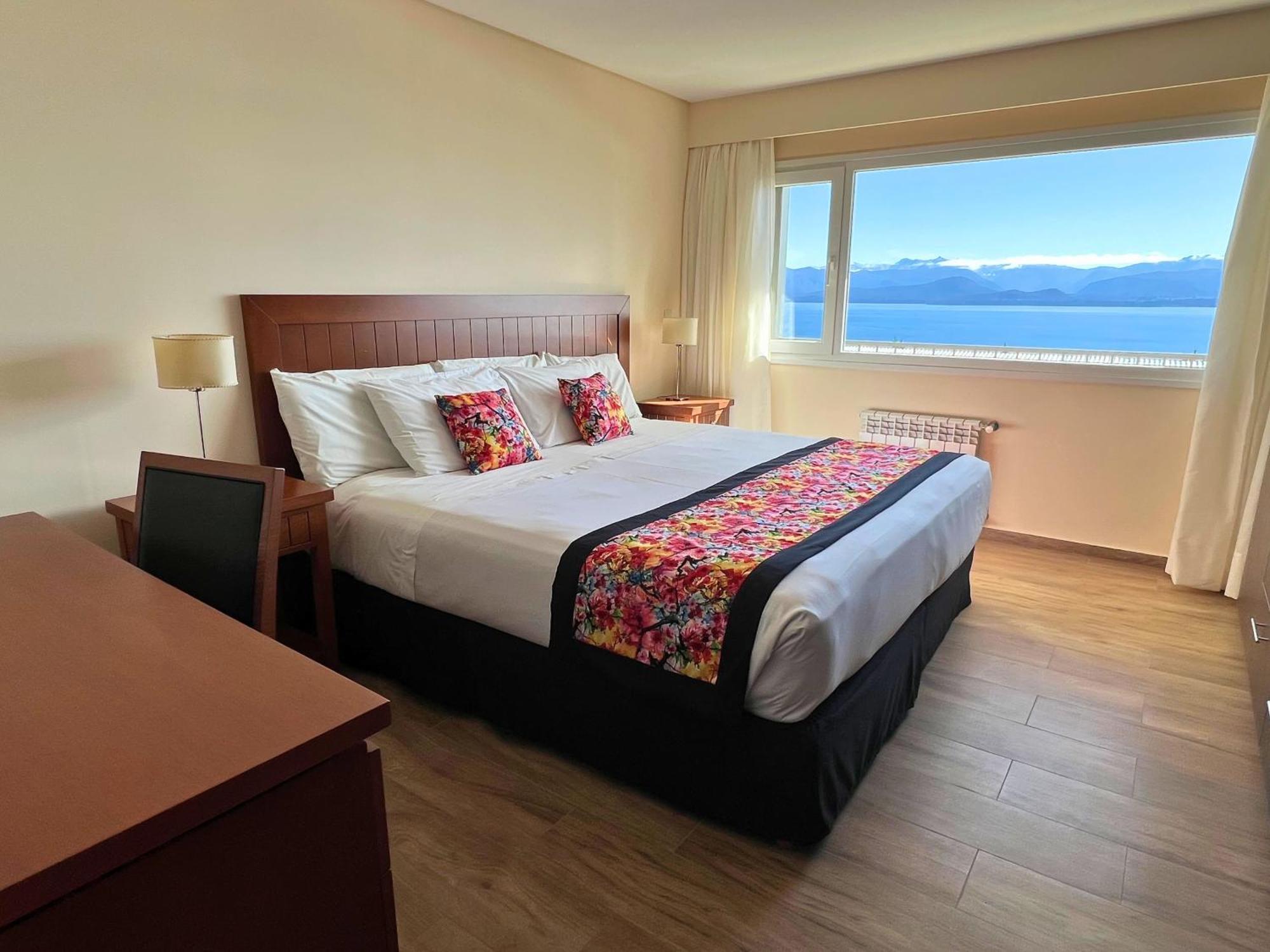 Huinid Pioneros Hotel San Carlos de Bariloche Zimmer foto